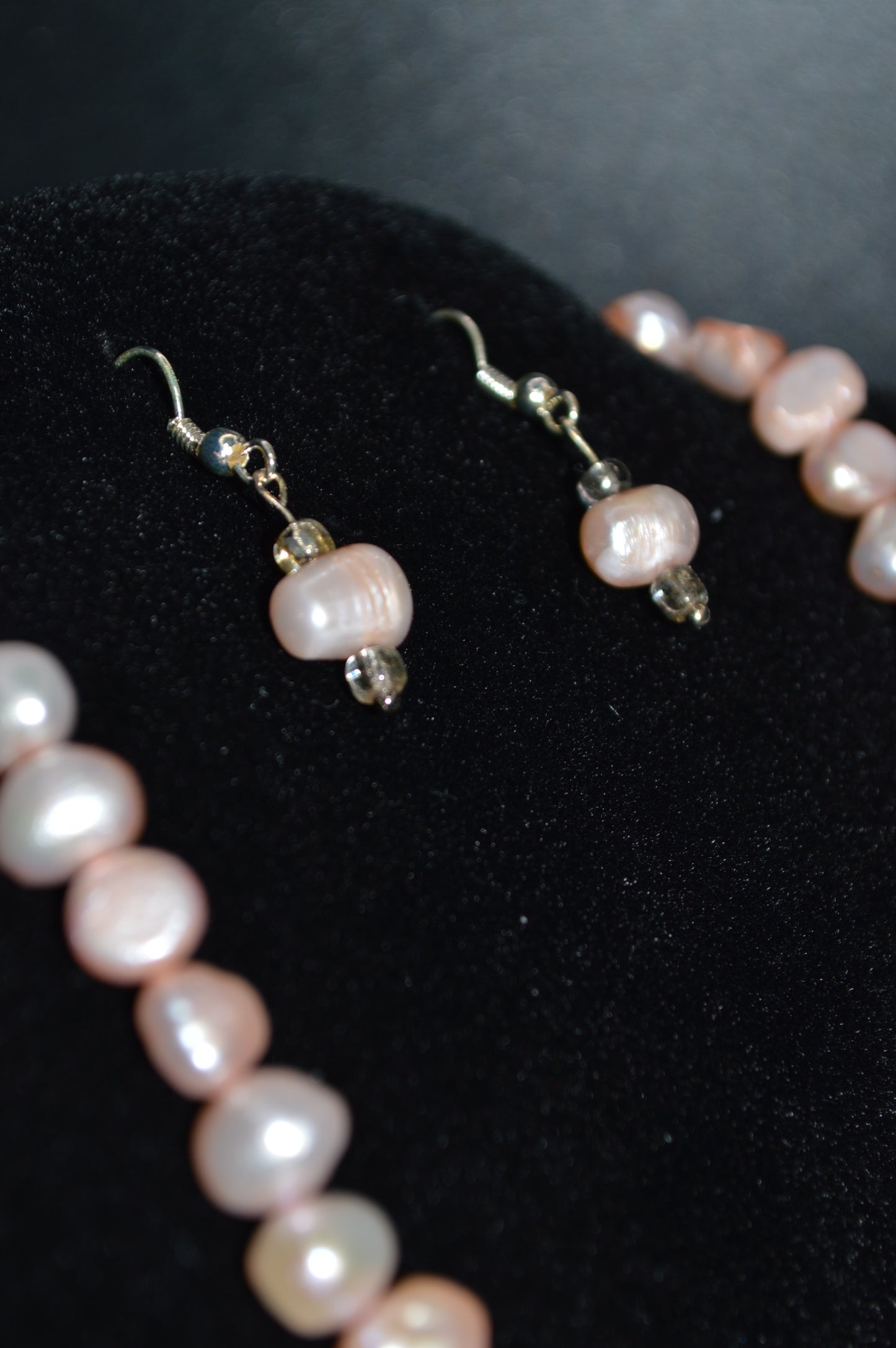 Freshwater Cultured Pearl Necklace and Earring Set (Mauve)